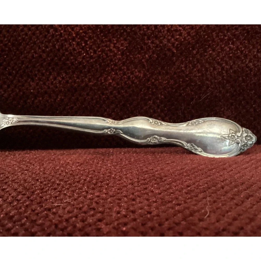 Slotted Vintage Rogers & Bros serving cake or pie server